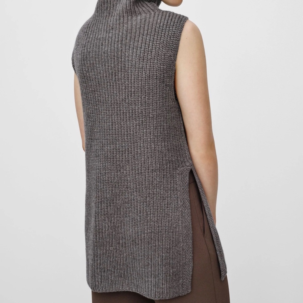 Aritzia. Wilfred charcoal grey sweater vest. Like new